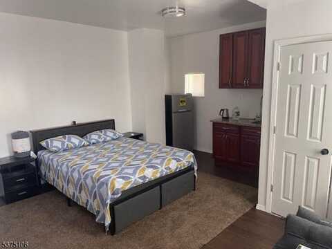 2420 E Edgar Rd, Linden, NJ 07036