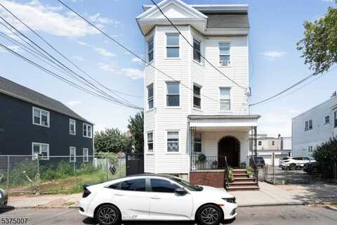 98 Houston St, Newark, NJ 07105