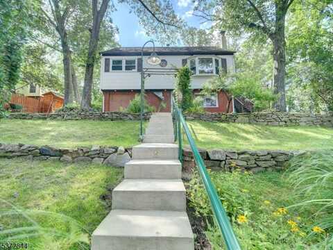 2 Roger Ave, Wanaque, NJ 07420