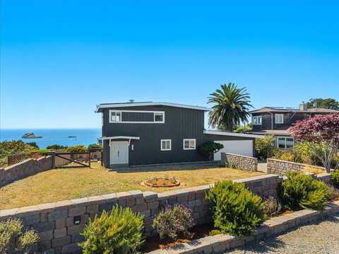 795 Underwood Drive, Trinidad, CA 95570