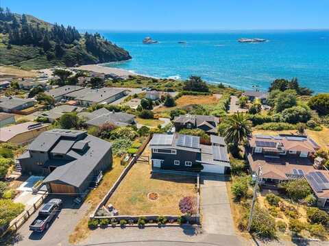 795 Underwood Drive, Trinidad, CA 95570