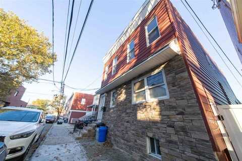 14 MEADOW ST, Bayonne, NJ 07002
