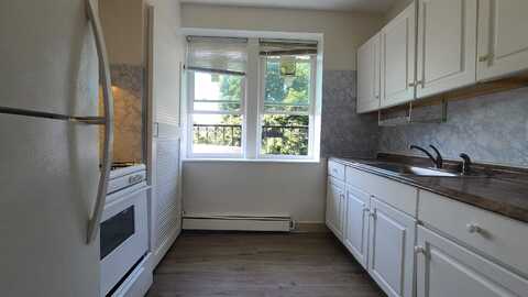 925 WEST SIDE AVE, JC, Journal Square, NJ 07306