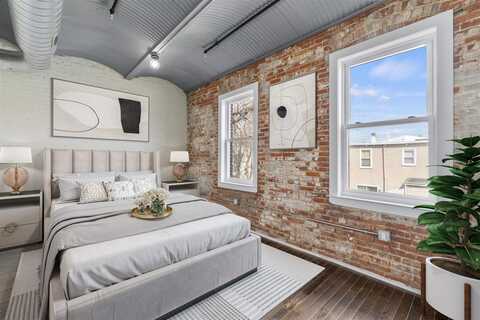 21 WEST 20TH ST, Bayonne, NJ 07002
