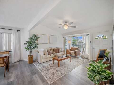 594 Mananai Place, Honolulu, HI 96818