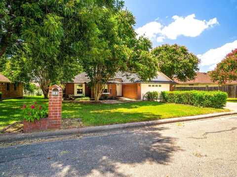183 Cypress Point, Meadowlakes, TX 78654