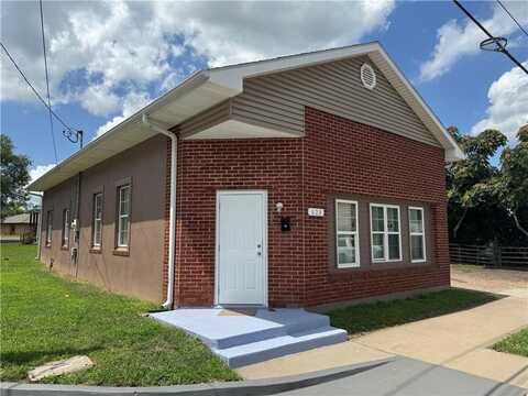 420 S Engineer Avenue, Sedalia, MO 65301
