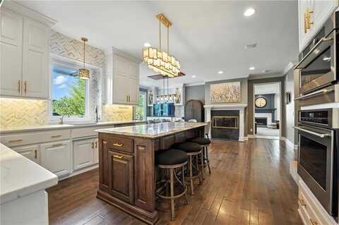 9206 W 146th Place, Overland Park, KS 66221