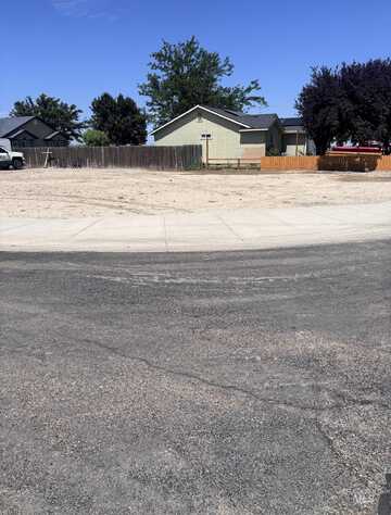 103 Rose Petal Ct, Wilder, ID 83676