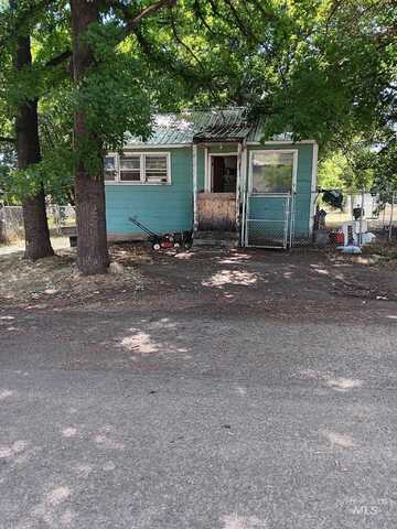 321 Boone St, Craigmont, ID 83523