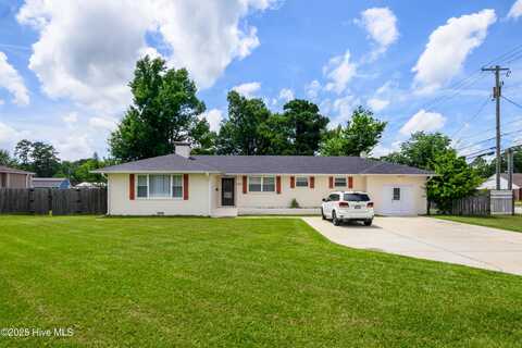 813 Henderson Drive, Jacksonville, NC 28540