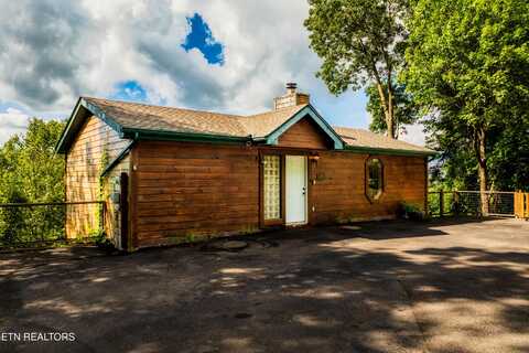2226 St Moritz Court, Gatlinburg, TN 37738