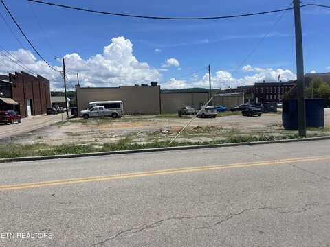 Oak St, Sweetwater, TN 37874