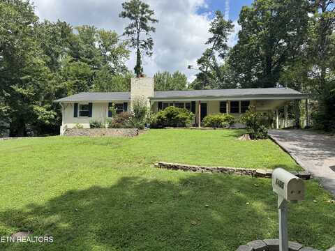 1405 Woodcrest Drive, Knoxville, TN 37918
