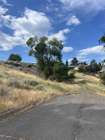 1944 Academy Avenue, Klamath Falls, OR 97601