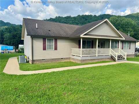 207 1st Street W, Madison, WV 25130