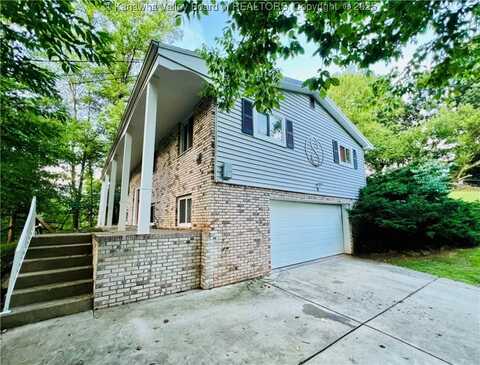 6 Poplar Drive, Vienna, WV 26105