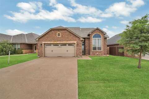 2412 SW 54th St, Lawton, OK 73505