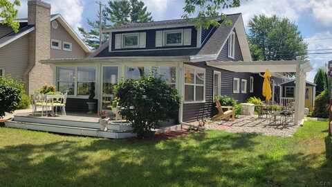 2275 Round Lake, Manitou Beach, MI 49253