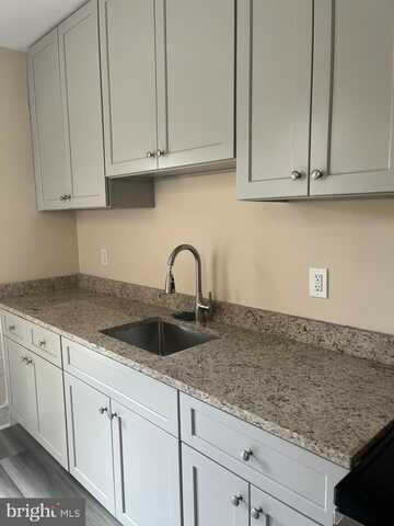 226 S REGESTER ST, BALTIMORE, MD 21231