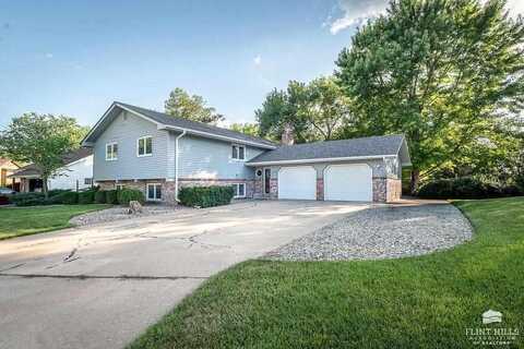 2941 Dimrill Stair, Manhattan, KS 66503
