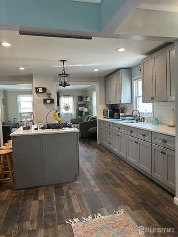 20 Dolan Street, Sayreville, NJ 08872
