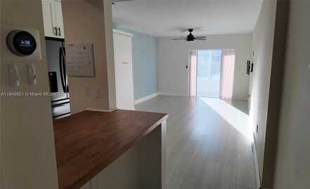 120 Royal Palm Rd, Hialeah Gardens, FL 33016