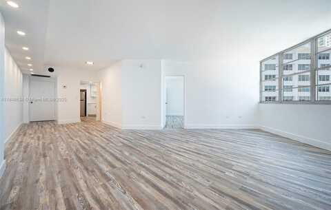 801 Brickell Bay Dr, Miami, FL 33131