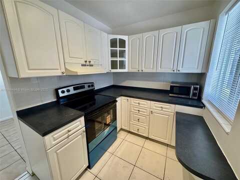 2380 Diana Dr, Hallandale Beach, FL 33009