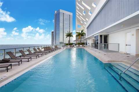 1300 Brickell Bay Dr, Miami, FL 33131