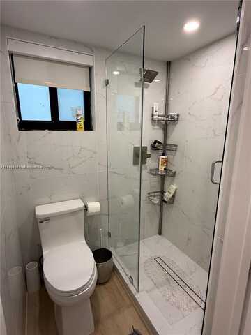 100 SE 5th Ave, Hallandale Beach, FL 33009