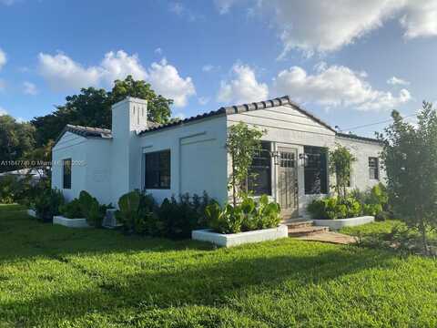 690 NE 118th St, Biscayne Park, FL 33161