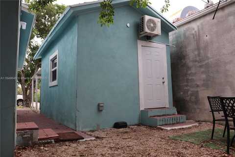 214 SW 2nd Ter, Dania Beach, FL 33004