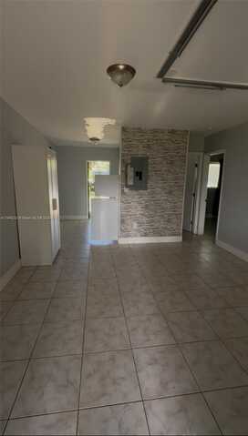 401 NW 43rd Ct, Oakland Park, FL 33309