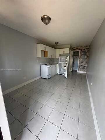401 NW 43rd Ct, Oakland Park, FL 33309