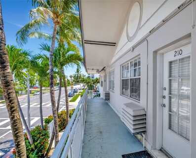 717 Espanola Way, Miami Beach, FL 33139