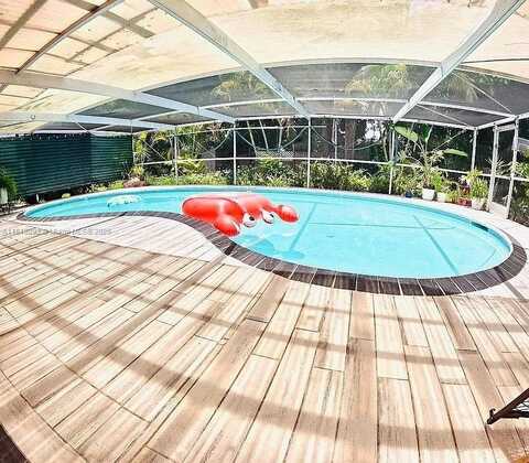 7811 NW 75th Ave, Tamarac, FL 33321
