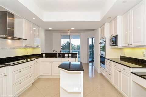 21200 Point Pl, Aventura, FL 33180