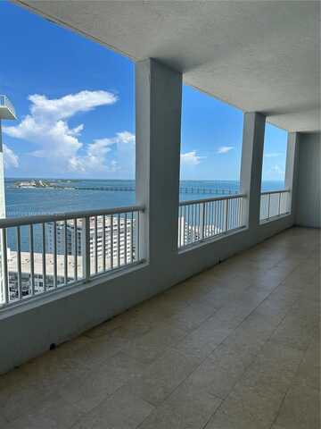 170 SE 14th St, Miami, FL 33131