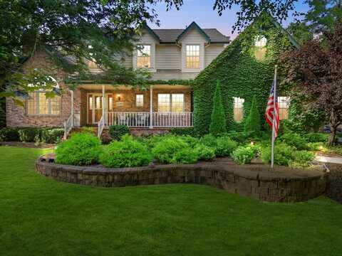 13260 W Paddock Pkwy, New Berlin, WI 53151