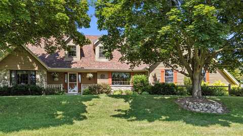 S76w23840 Westwood Dr, Big Bend, WI 53103