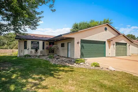 N6163 ERIC Ave, Onalaska, WI 54650