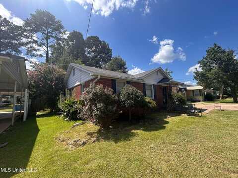 2023 Carroll Street, Grenada, MS 38901