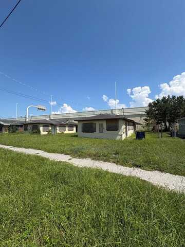 undefined, TAMPA, FL 33607