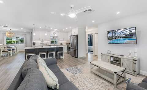 768 SEA Court, Marco Island, FL 34145