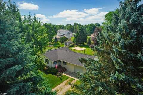 655 W Davison Lake, Oxford, MI 48371