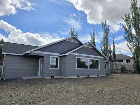 3476 Cedar Links Drive, Medford, OR 97504
