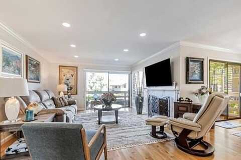 8411 Chenin Blanc LN, SAN JOSE, CA 95135