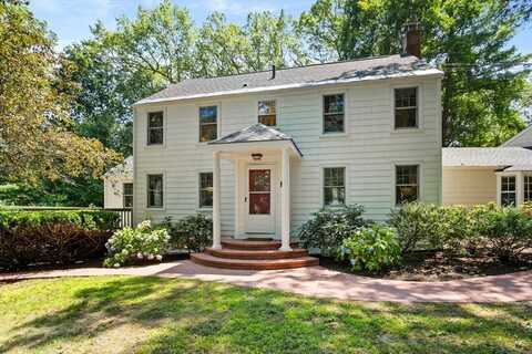 1 Blackhorse Dr, Acton, MA 01720