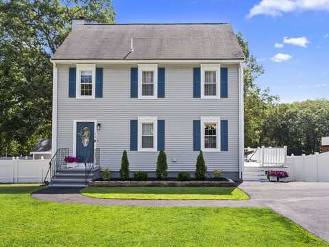 43 Oak Knoll Rd, Lowell, MA 01852